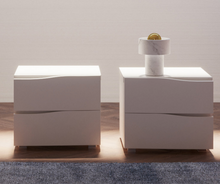 Load image into Gallery viewer, GIESSEGI DAMASCO SIDE TABLE