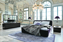 Load image into Gallery viewer, Smania Continental Smooth Curves Bed