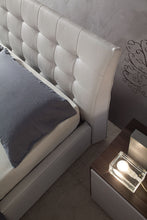 Load image into Gallery viewer, SANTA LUCIA QUADRO BED SET