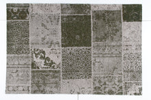 Bild in den Galerie-Viewer laden,Adriani Rossi Square Pattern Classic Mood Rug