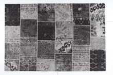 Load image into Gallery viewer, Adriani Rossi Square Pattern Classic Mood Rug
