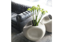Bild in den Galerie-Viewer laden,Malamocco Peculiar Shape Vase
